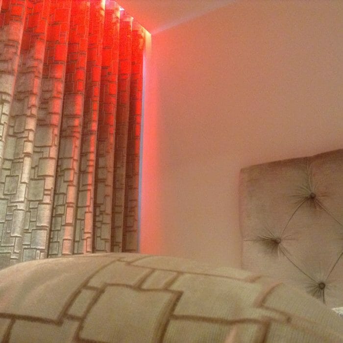 Curtains for the apartment in Wandsworth & Red led lights